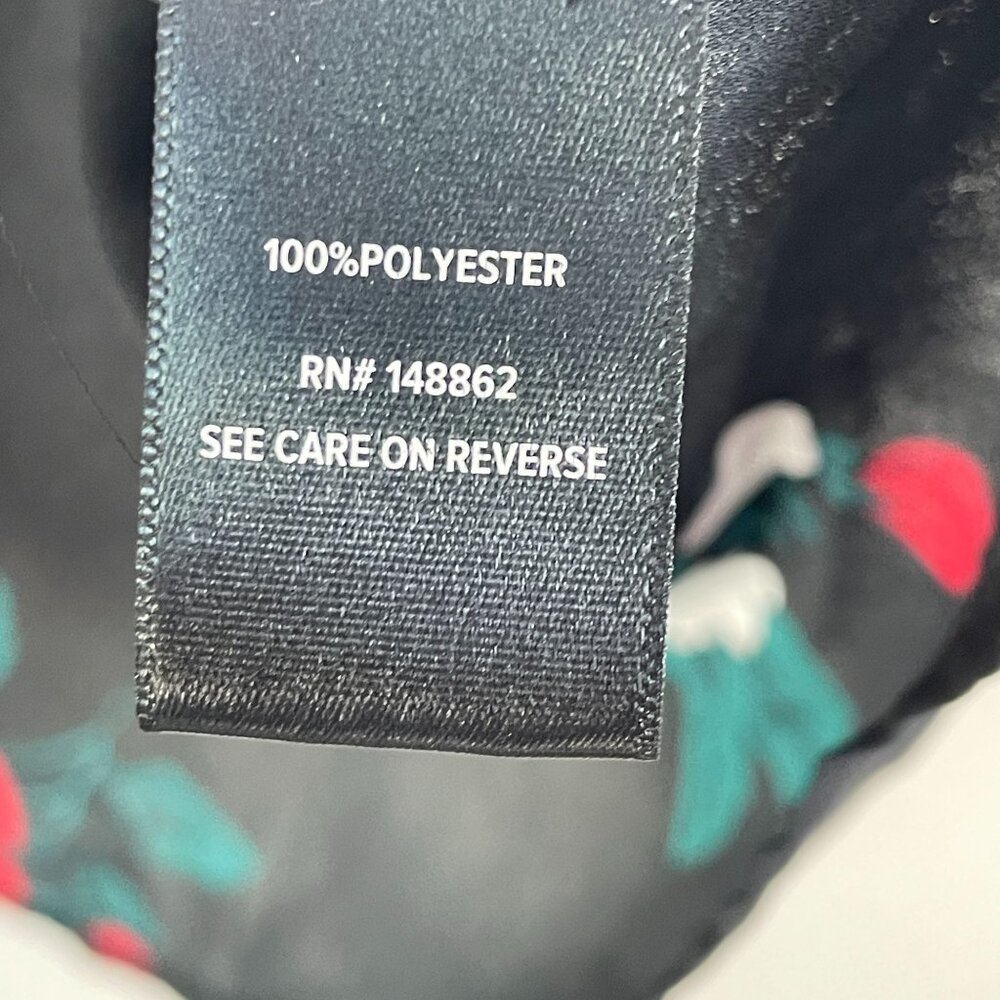 Torrid Womens Plus 3X Button Front Floral Blouse Red White Roses Roll Tab Sleeve - Picture 4 of 8